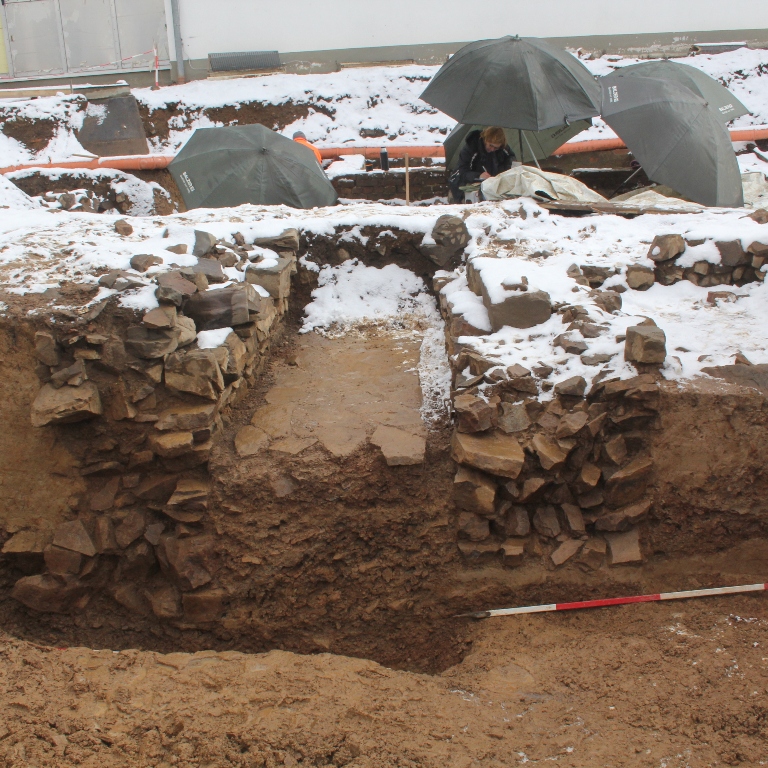 Querschnitt durch den Latrinenkanal der Mönche